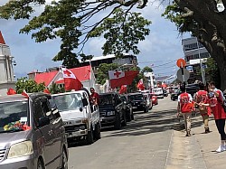 ラグビーの応援で島中が盛り上がる‼︎